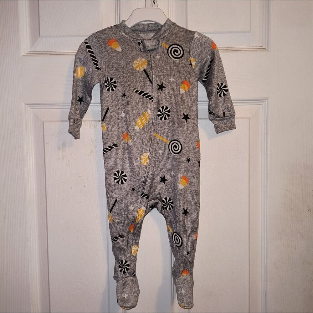 Walmart Let's Celebrate Halloween Grey Unisex Halloween Candy Footsie 3-6M